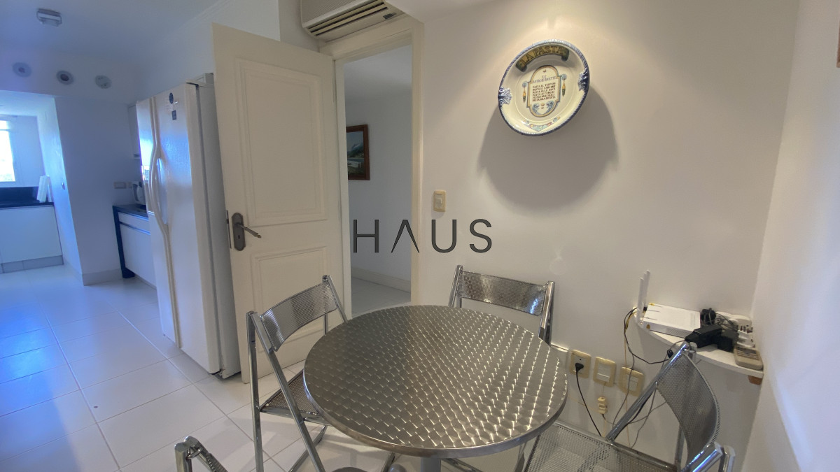 Apartamento ID.279 - Amplio y renovado apartamento frente al mar en Playa Brava