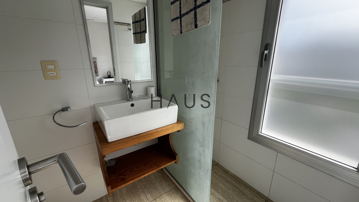 Apartamento ID.255 - Moderno apartamento con terraza y parrillero en alquiler de temporada