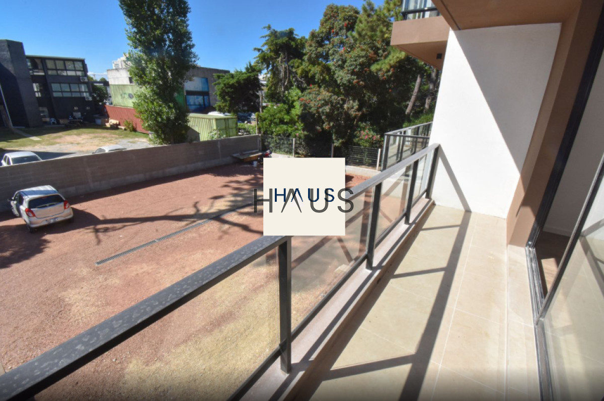 Apartamento ID.14 - Excelente oportunidad a estrenar con bajos costos cercano a Punta Shopping - Punta del Este