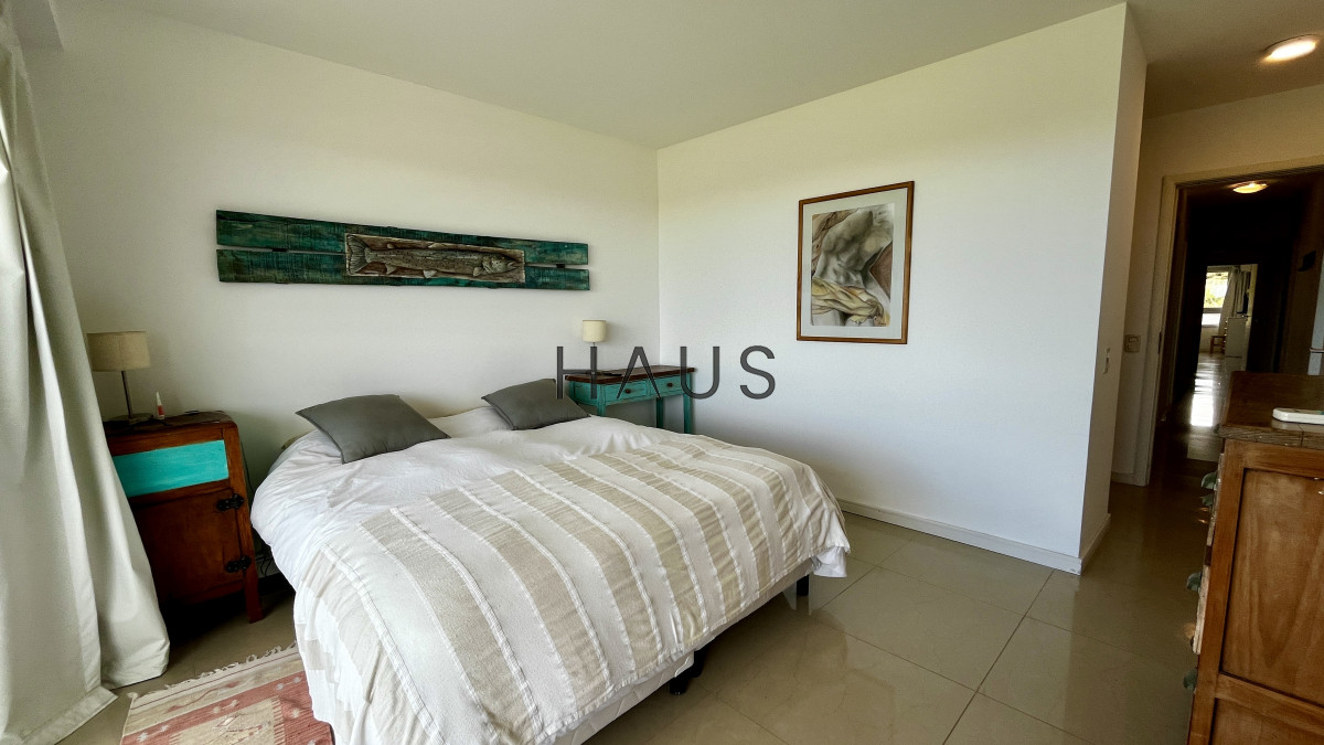Apartamento ID.298 - Apartamento en venta - Playa Brava, primera línea