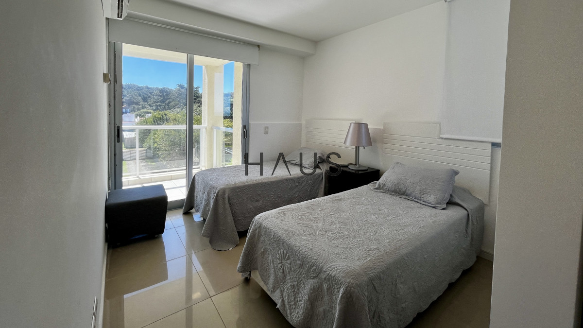 Apartamento ID.201 - Apartamento en venta - Playa Brava, primera línea