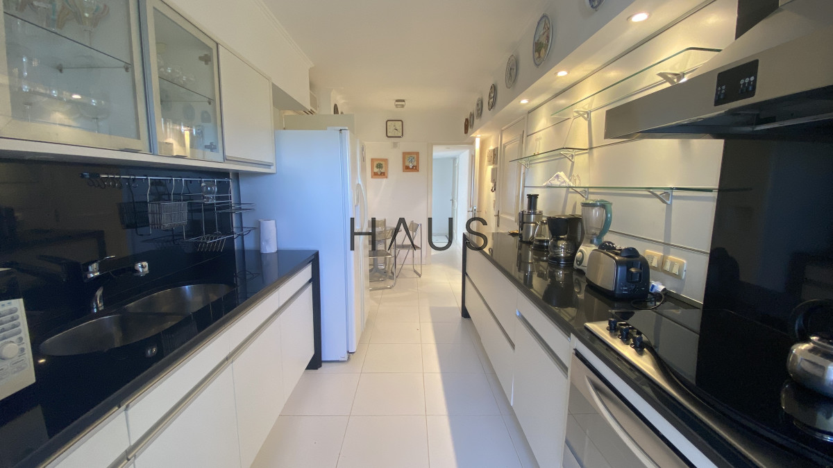 Apartamento ID.279 - Amplio y renovado apartamento frente al mar en Playa Brava