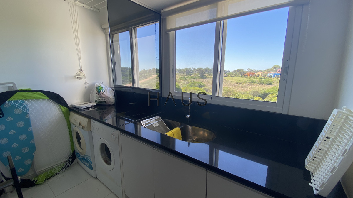 Apartamento ID.279 - Amplio y renovado apartamento frente al mar en Playa Brava