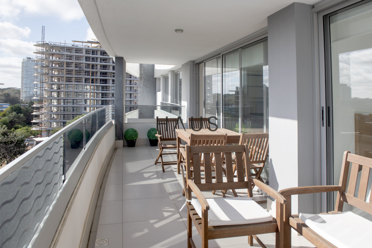 Apartamento ID.217 - Apartamento de 3 dormitorios en Playa Brava - A 150 metros del mar
