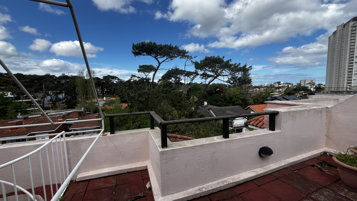 Apartamento ID.215 - Penthouse de  3 dormitorios a pasos de playa mansa 