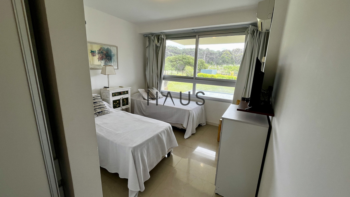 Apartamento ID.298 - Apartamento en venta - Playa Brava, primera línea
