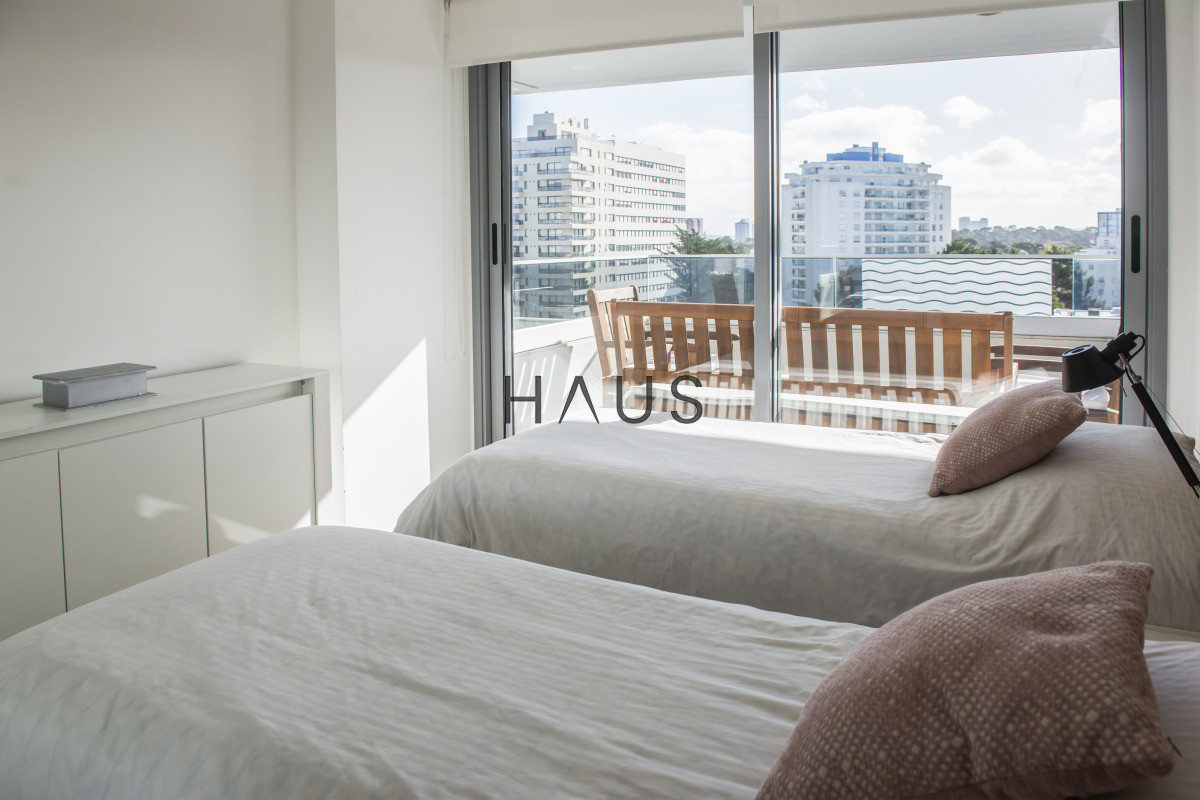 Apartamento ID.217 - Apartamento de 3 dormitorios en Playa Brava - A 150 metros del mar
