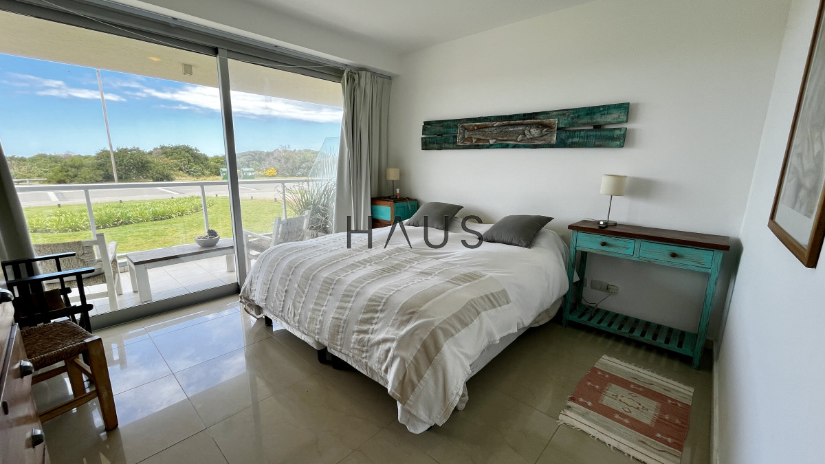 Apartamento ID.298 - Apartamento en venta - Playa Brava, primera línea