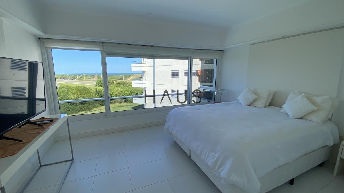 Apartamento ID.279 - Amplio y renovado apartamento frente al mar en Playa Brava