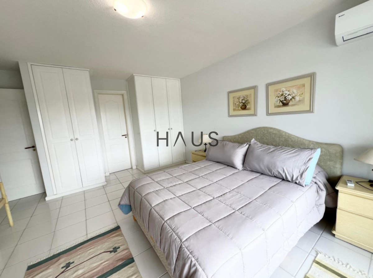 Apartamento ID.13 - apartamento en venta de 2 dormitorios, 2 baños en Playa Mansa, a 100 mts del mar 