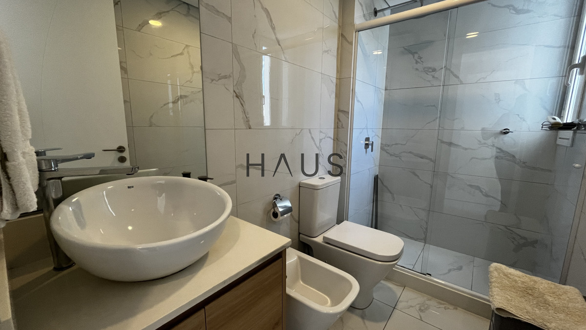 Apartamento ID.384 - Moderno 2 Dorm + Terraza en Paramount Tower - Playa Mansa, Punta del Este