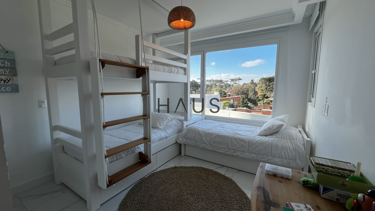 Apartamento ID.384 - Moderno 2 Dorm + Terraza en Paramount Tower - Playa Mansa, Punta del Este