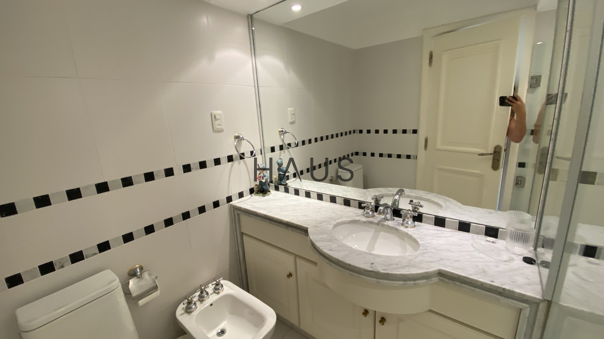 Apartamento ID.279 - Amplio y renovado apartamento frente al mar en Playa Brava