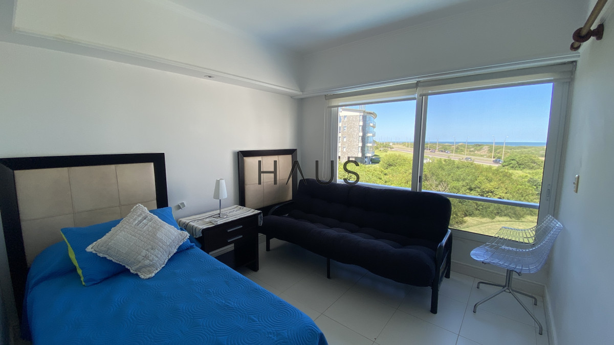 Apartamento ID.279 - Amplio y renovado apartamento frente al mar en Playa Brava