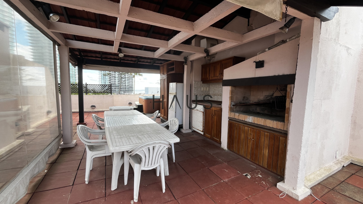 Apartamento ID.215 - Penthouse de  3 dormitorios a pasos de playa mansa 