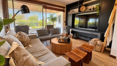 Apartamento reciclado a pasos del mar en Playa Brava