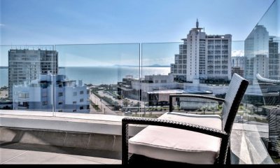 Apartamento de 2 dormitorios a pasos de Playa Brava y Playa Mansa