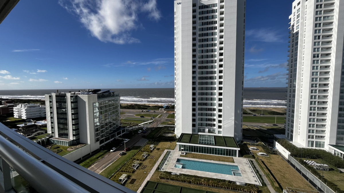 Apartamento esquinero en Look Brava – Playa Brava, Punta del Este