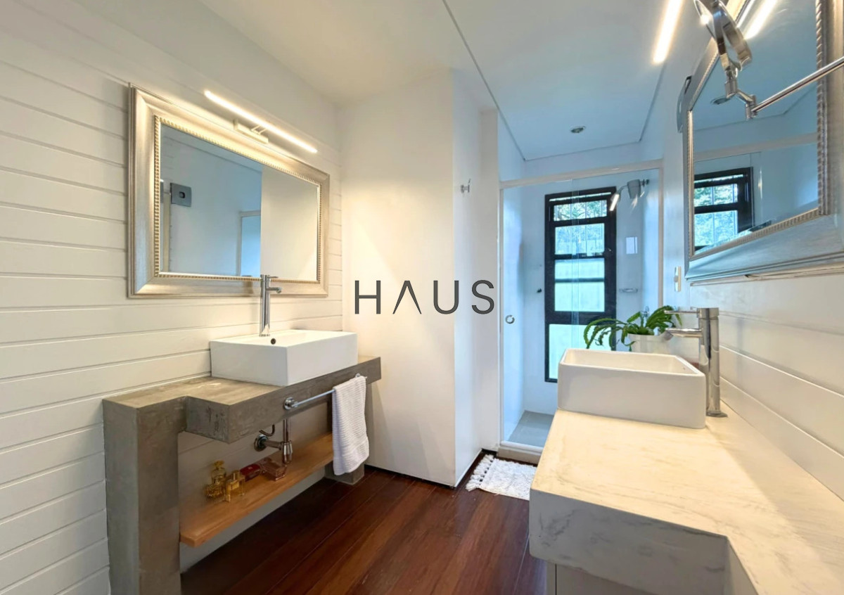 Casa ID.777 - Casa en Venta en Parque Burnett | Entorno natural y gran terreno