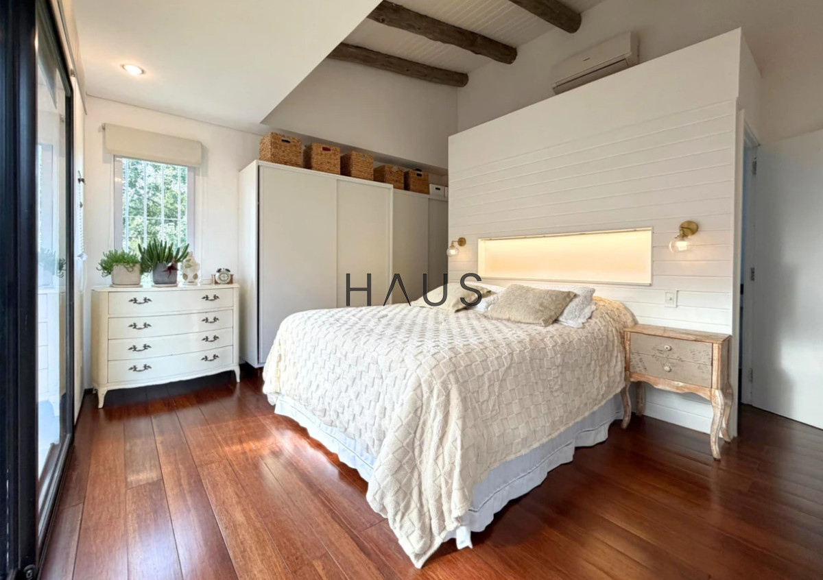 Casa ID.777 - Casa en Venta en Parque Burnett | Entorno natural y gran terreno