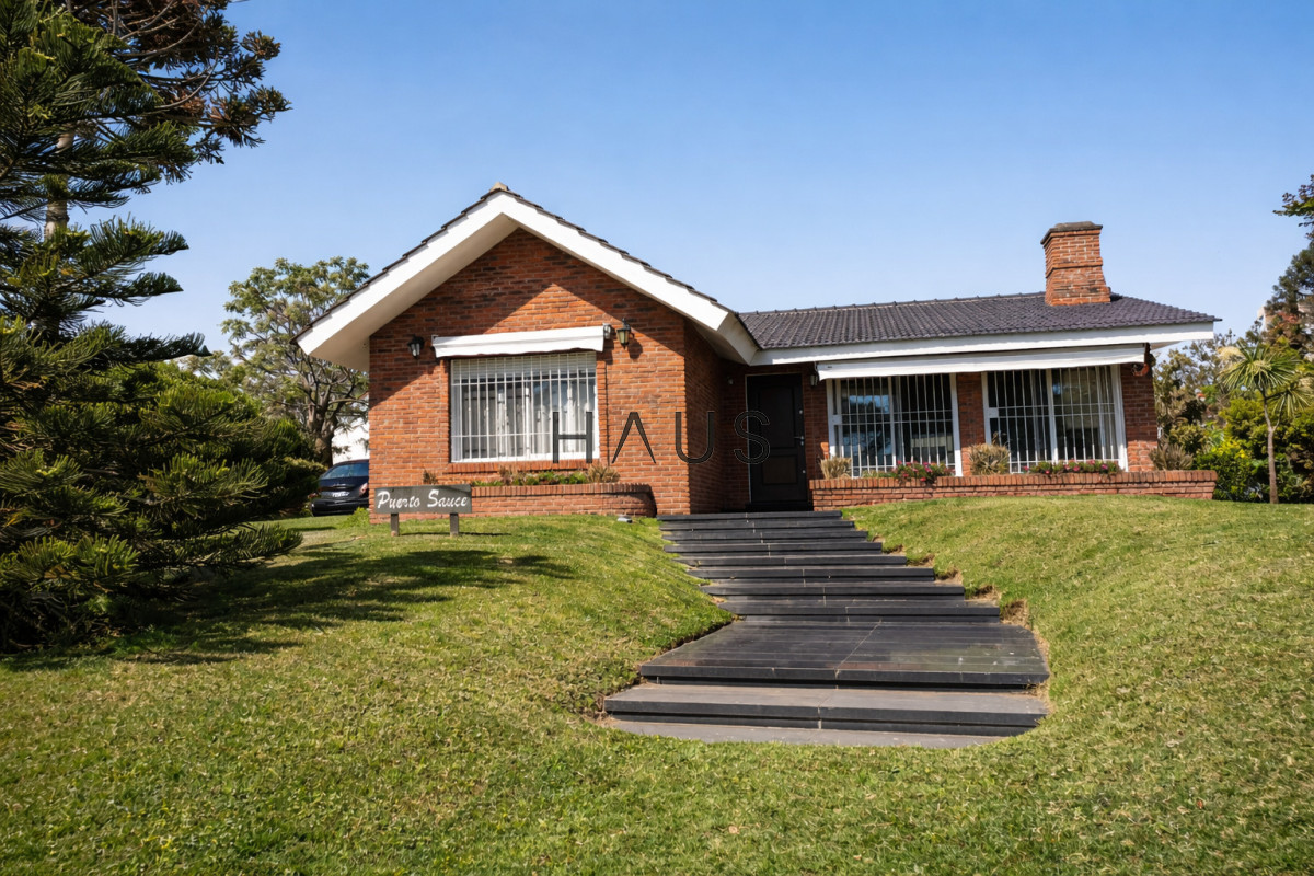 Casa ID.214 - CASA EN VENTA EN PLAYA MANSA, PUNTA DEL ESTE