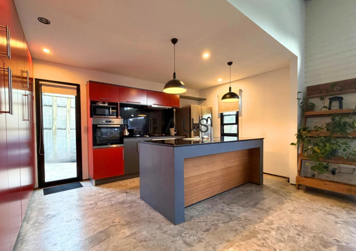 Casa ID.777 - Casa en Venta en Parque Burnett | Entorno natural y gran terreno