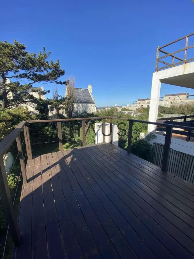 Casa ID.7 - Cómodos ambientes, propiedad ideal para vacacionar.