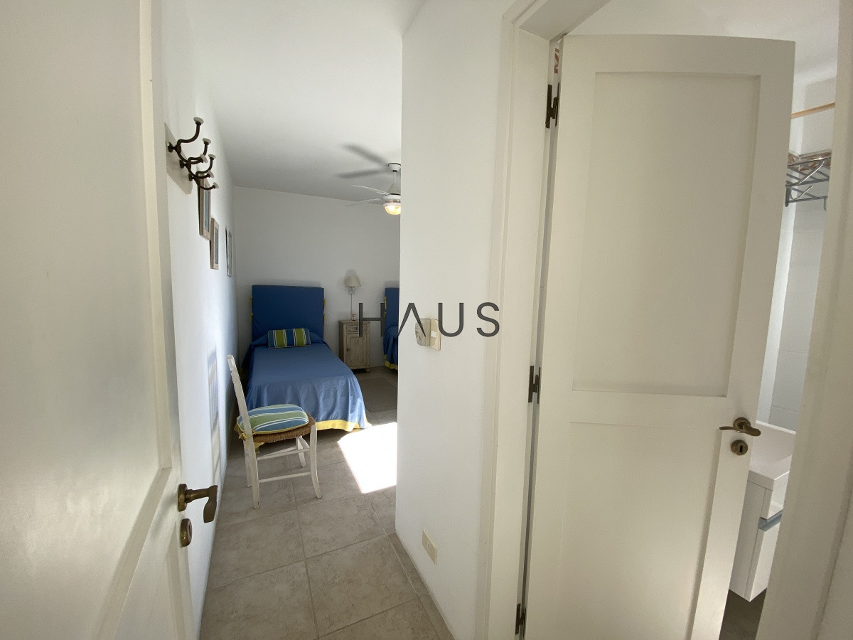 Casa ID.6 - Buscas alquilar a pocos metros de la playa mas buscada de Montoya? 