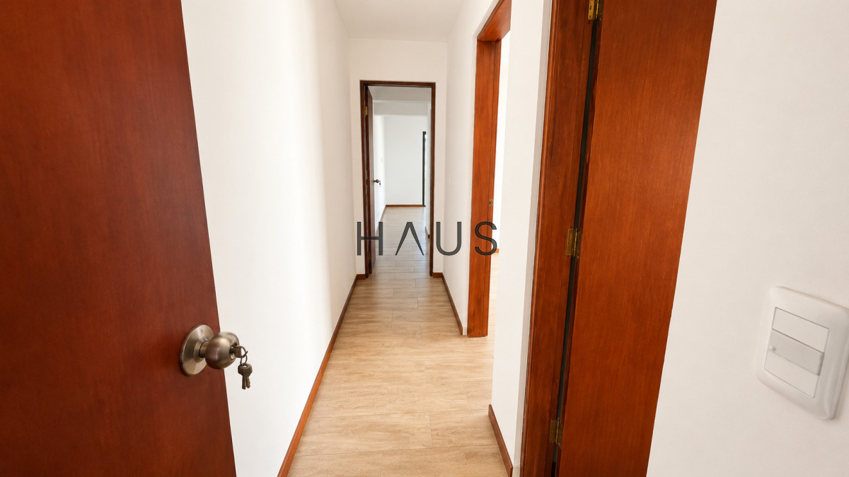 Casa ID.774 - CASA EN VENTA EN PARQUE BURNETT, PUNTA DEL ESTE