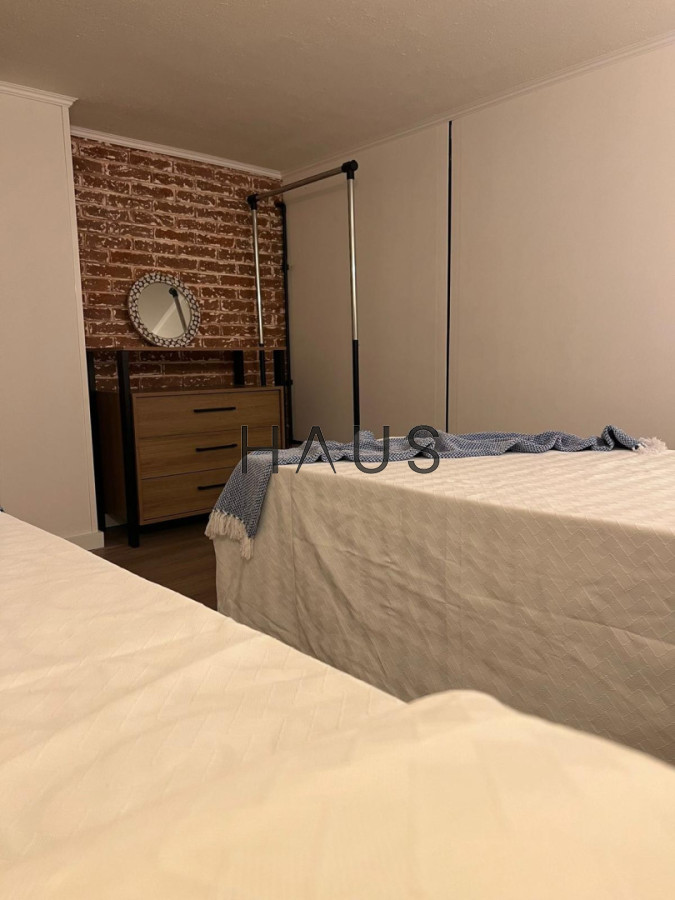 Casa ID.240 - Vacaciones perfectas en Playa Mansa: Casa moderna para 8 personas