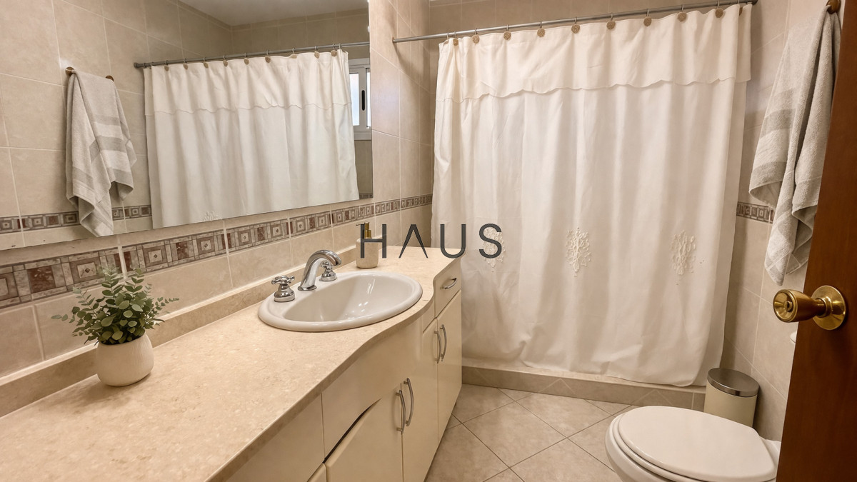 Casa ID.214 - Residencia en Playa Mansa a metros del mar