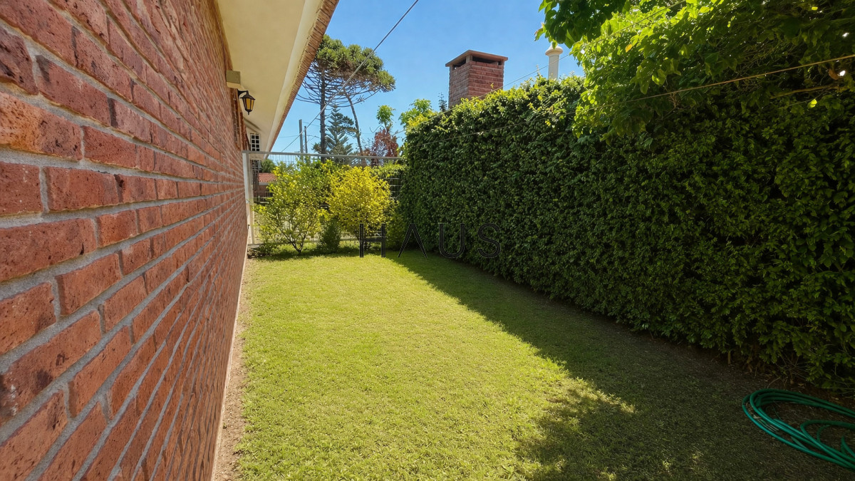 Casa ID.214 - Residencia en Playa Mansa a metros del mar