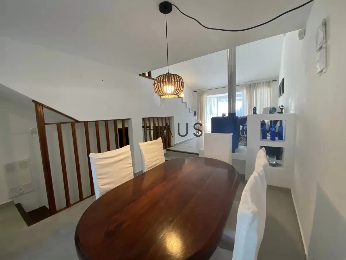 Casa ID.7 - Cómodos ambientes, propiedad ideal para vacacionar.