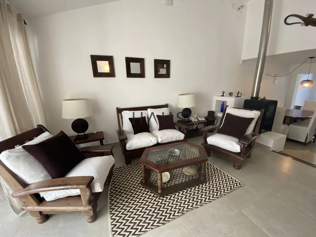 Casa ID.7 - Cómodos ambientes, propiedad ideal para vacacionar.