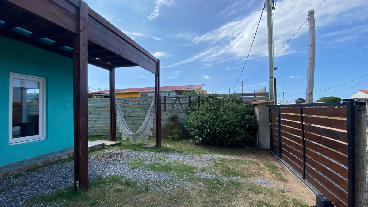 Casa ID.460 - Cómoda casa ubicada a 100 mts del mar en Balneario Buenos Aires