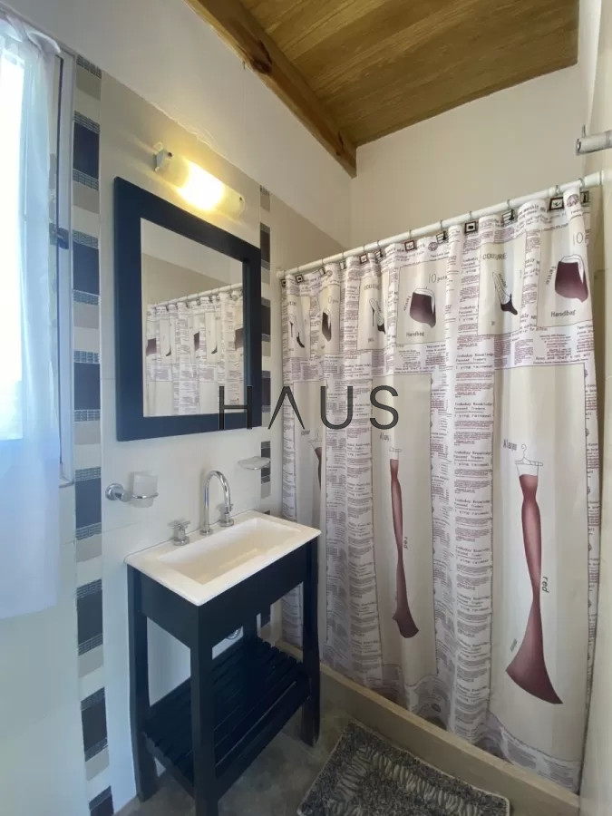 Casa ID.7 - Cómodos ambientes, propiedad ideal para vacacionar.