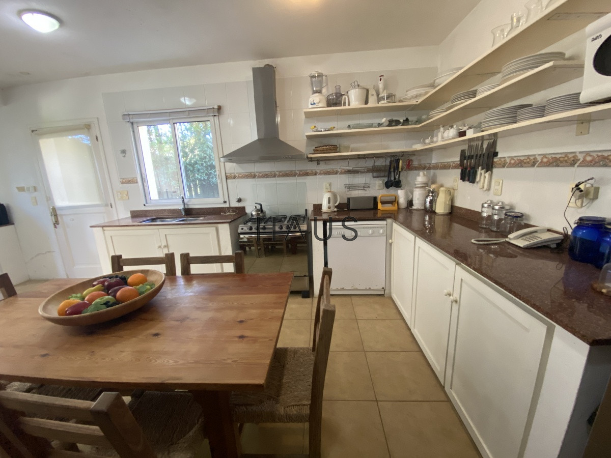 Casa ID.6 - Buscas alquilar a pocos metros de la playa mas buscada de Montoya? 