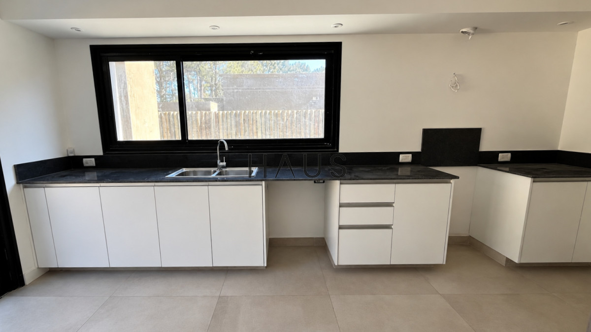 Casa ID.663 - CASA EN VENTA EN CONSTRUCCIÓN DENTRO DE PARQUE BURNETT PUNTA DEL ESTE