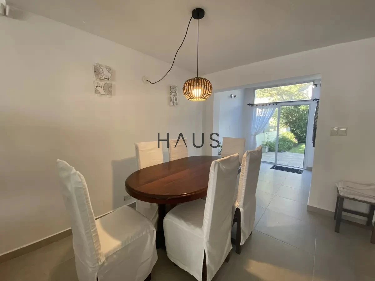 Casa ID.7 - Cómodos ambientes, propiedad ideal para vacacionar.