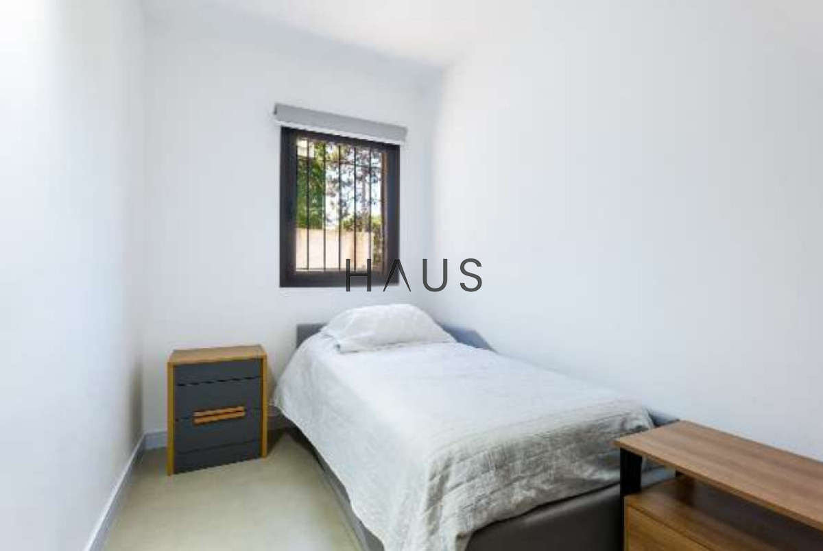Casa ID.240 - Vacaciones perfectas en Playa Mansa: Casa moderna para 8 personas