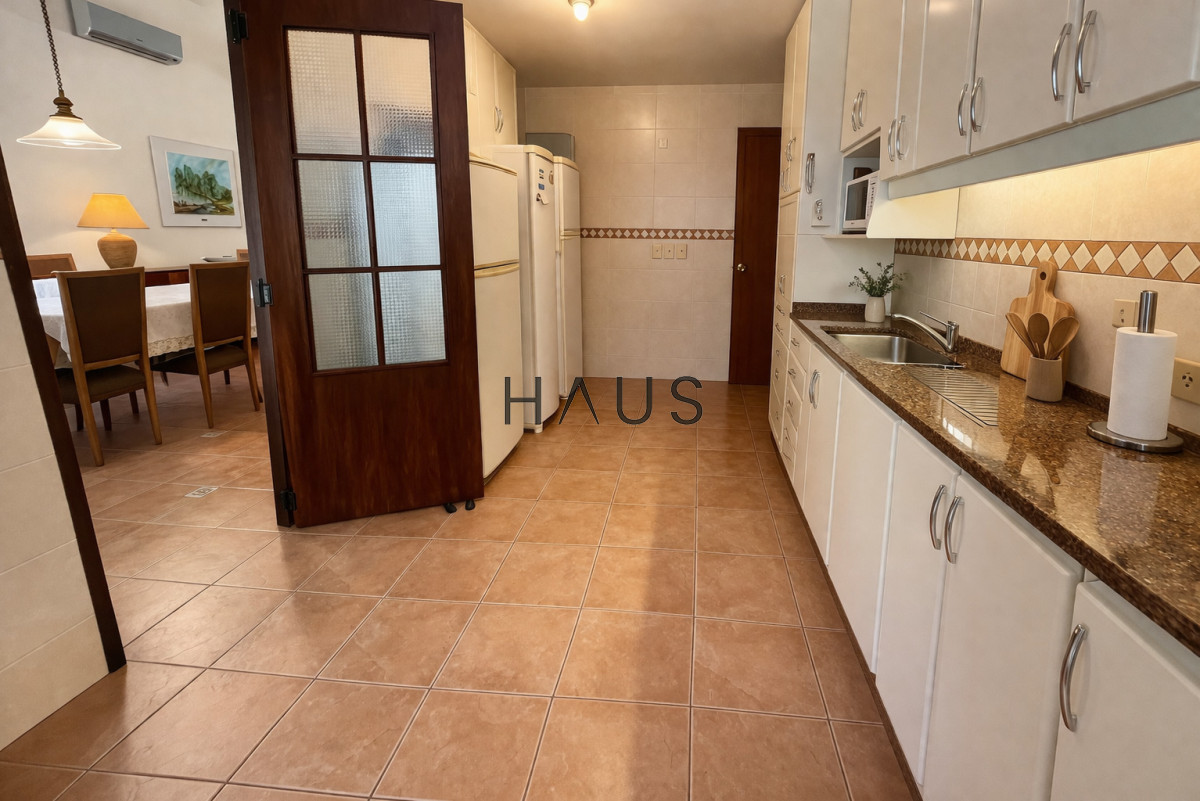 Casa ID.214 - Residencia en Playa Mansa a metros del mar