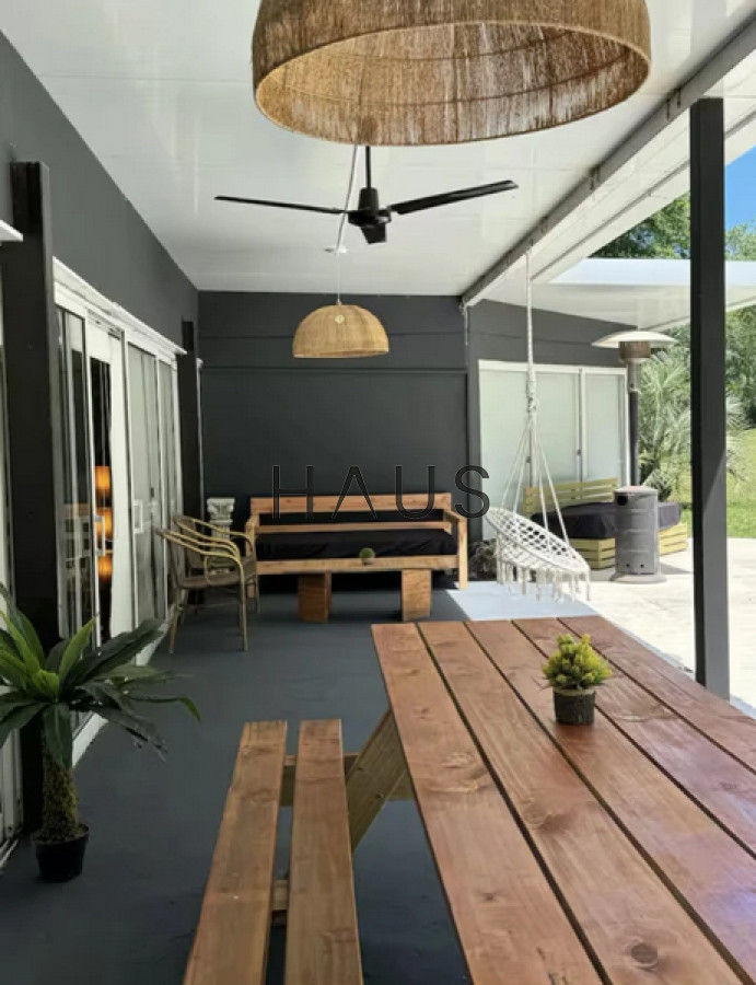 Casa ID.158 - Propiedad moderna y cómoda en entorno natural