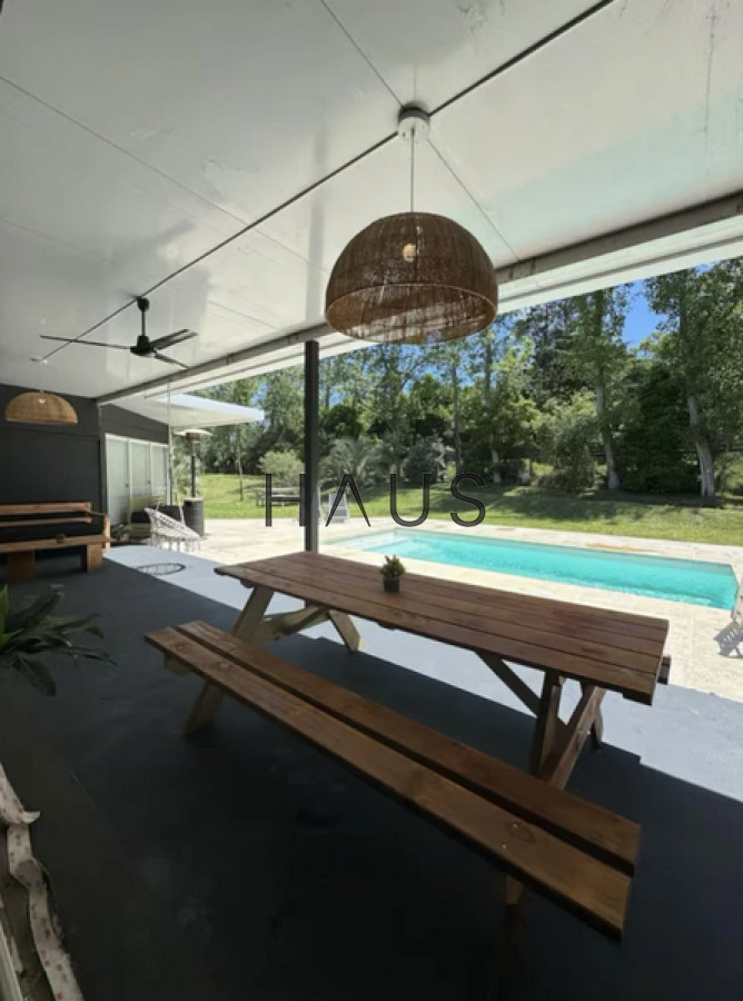 Casa ID.158 - Propiedad moderna y cómoda en entorno natural