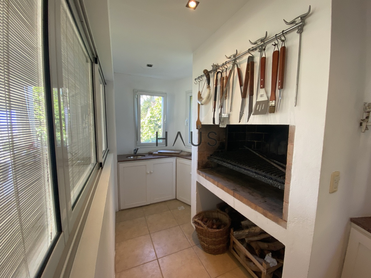 Casa ID.6 - Buscas alquilar a pocos metros de la playa mas buscada de Montoya? 