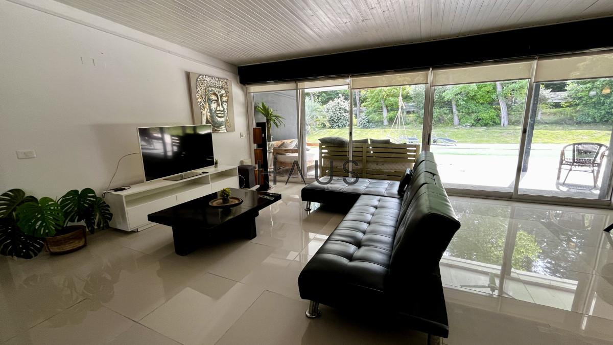 Casa ID.158 - Propiedad moderna y cómoda en entorno natural