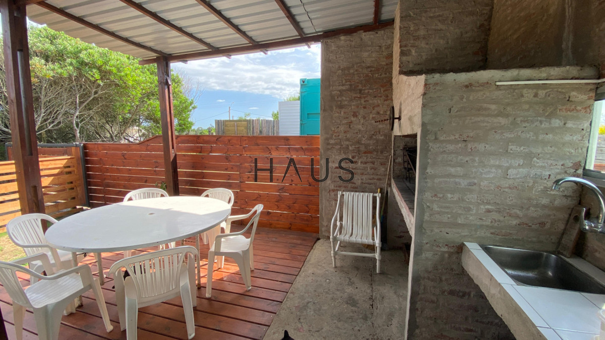 Casa ID.460 - Cómoda casa ubicada a 100 mts del mar en Balneario Buenos Aires