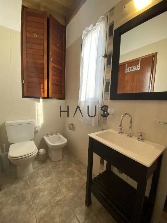 Casa ID.7 - Cómodos ambientes, propiedad ideal para vacacionar.