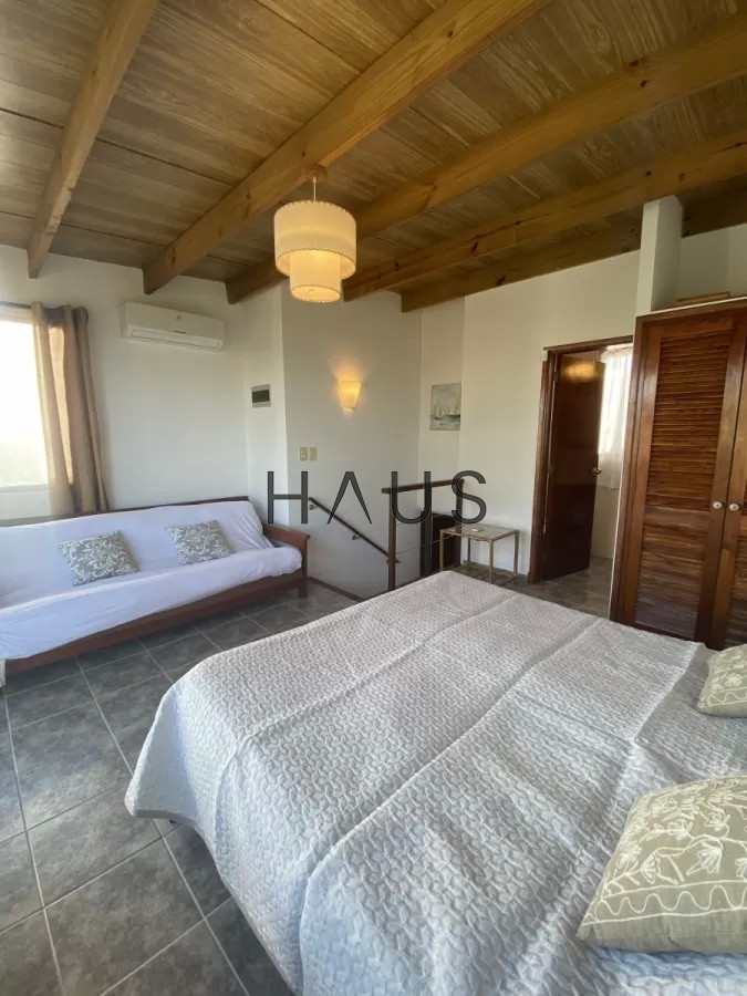 Casa ID.7 - Cómodos ambientes, propiedad ideal para vacacionar.