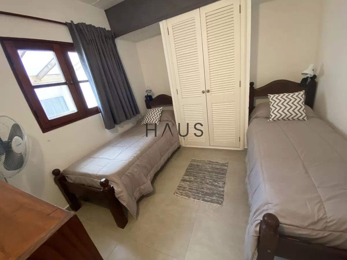 Casa ID.7 - Cómodos ambientes, propiedad ideal para vacacionar.