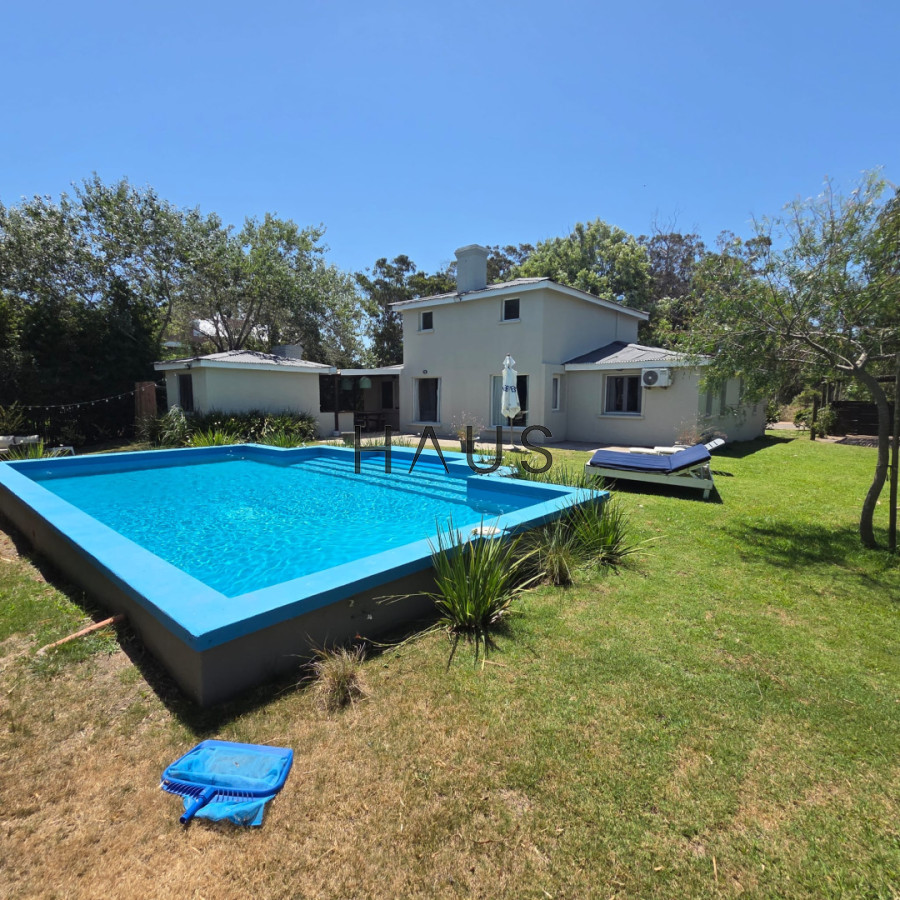 Casa ID.520 - Casa en La Barra, La Barra